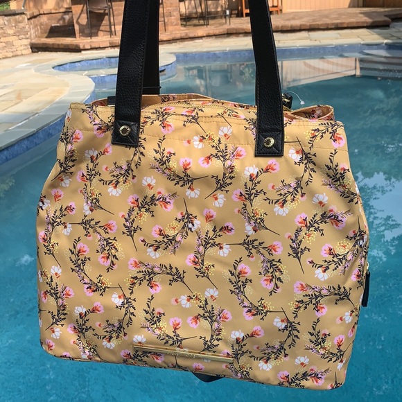 New Steve Madden Tote with Purse - Picture 12 of 16